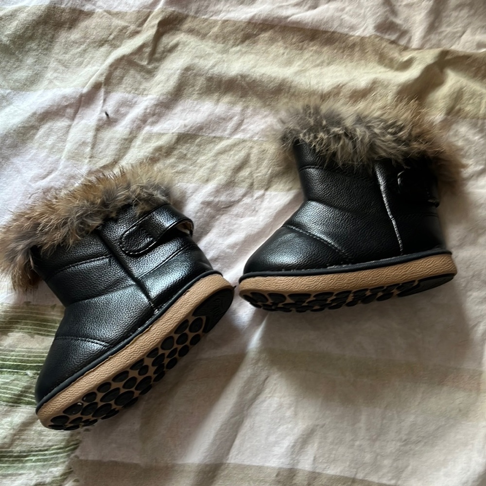 Toddler Fur Lined Faux Leather Booties 🌵22